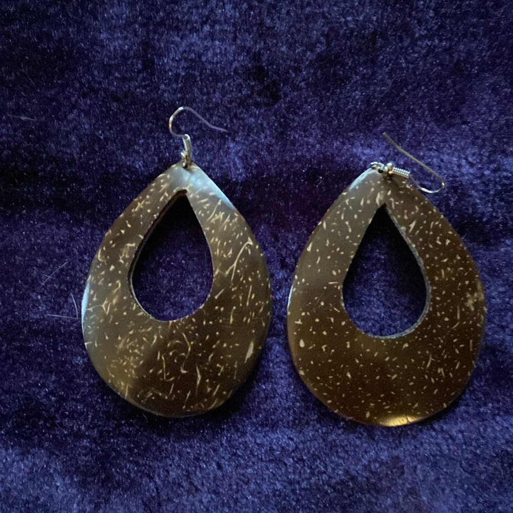 Boho beautiful, lightweight and made and hand painted wooden earrings.
